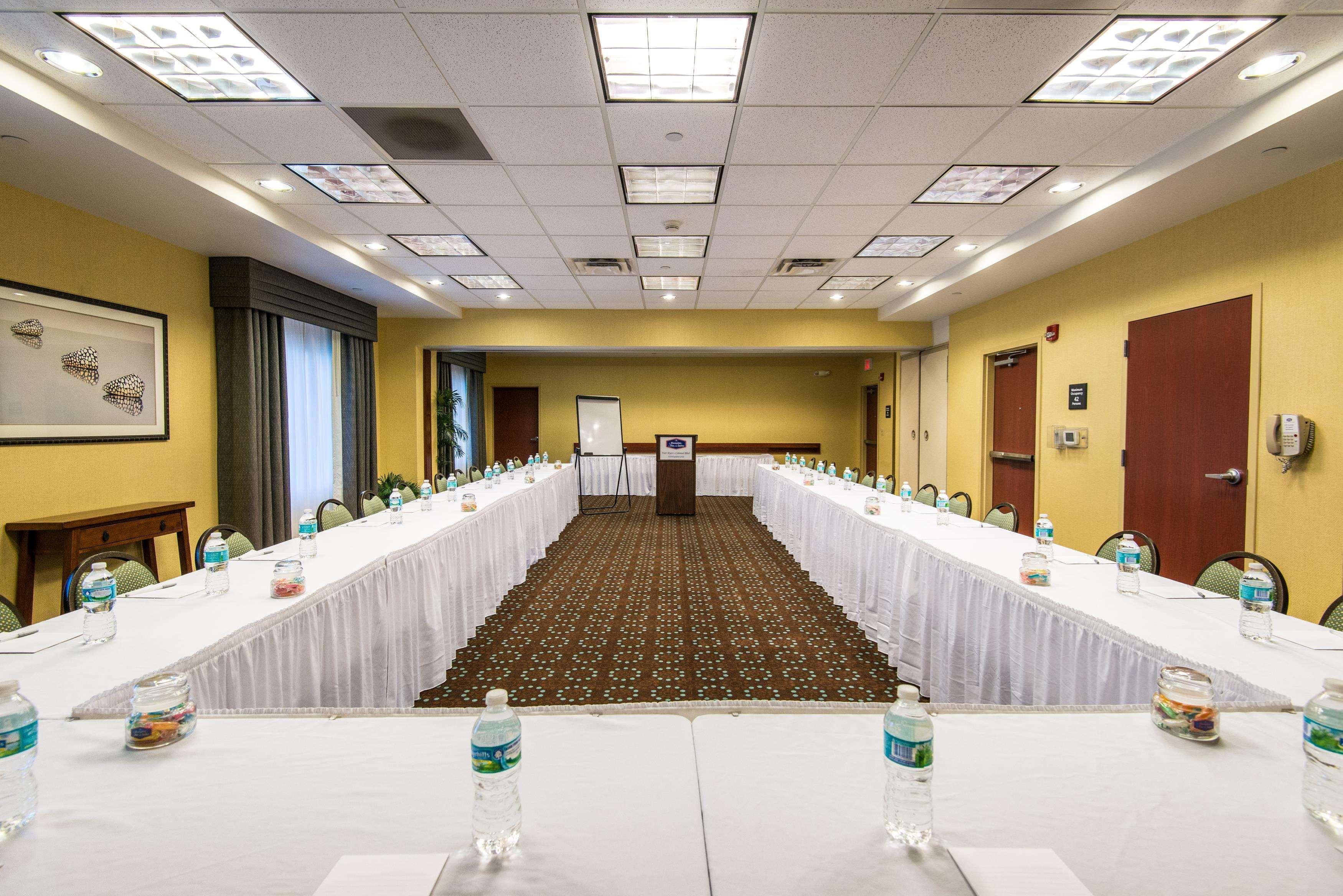 Hampton Inn & Suites Fort Myers-Colonial Boulevard Bagian luar foto