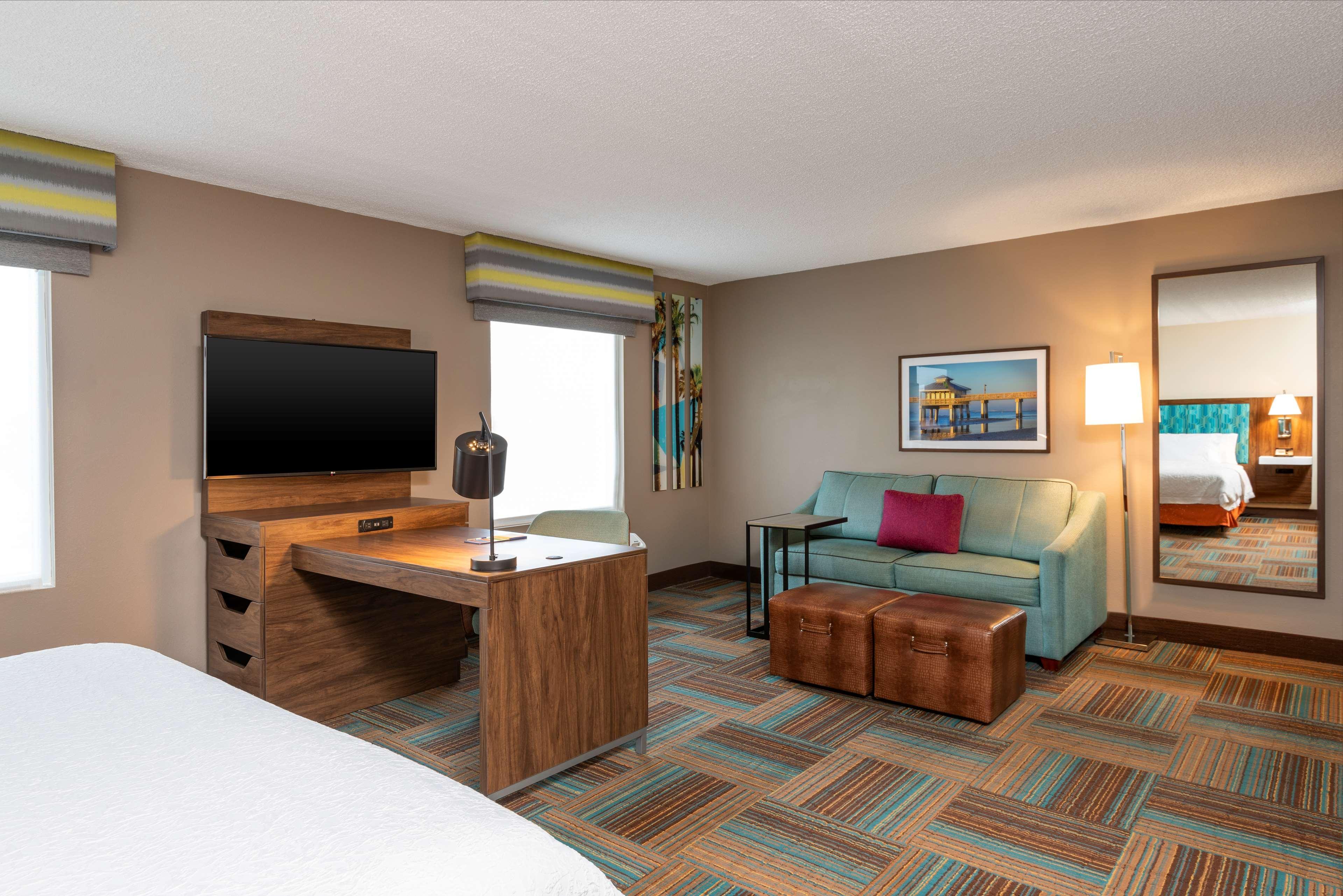 Hampton Inn & Suites Fort Myers-Colonial Boulevard Bagian luar foto