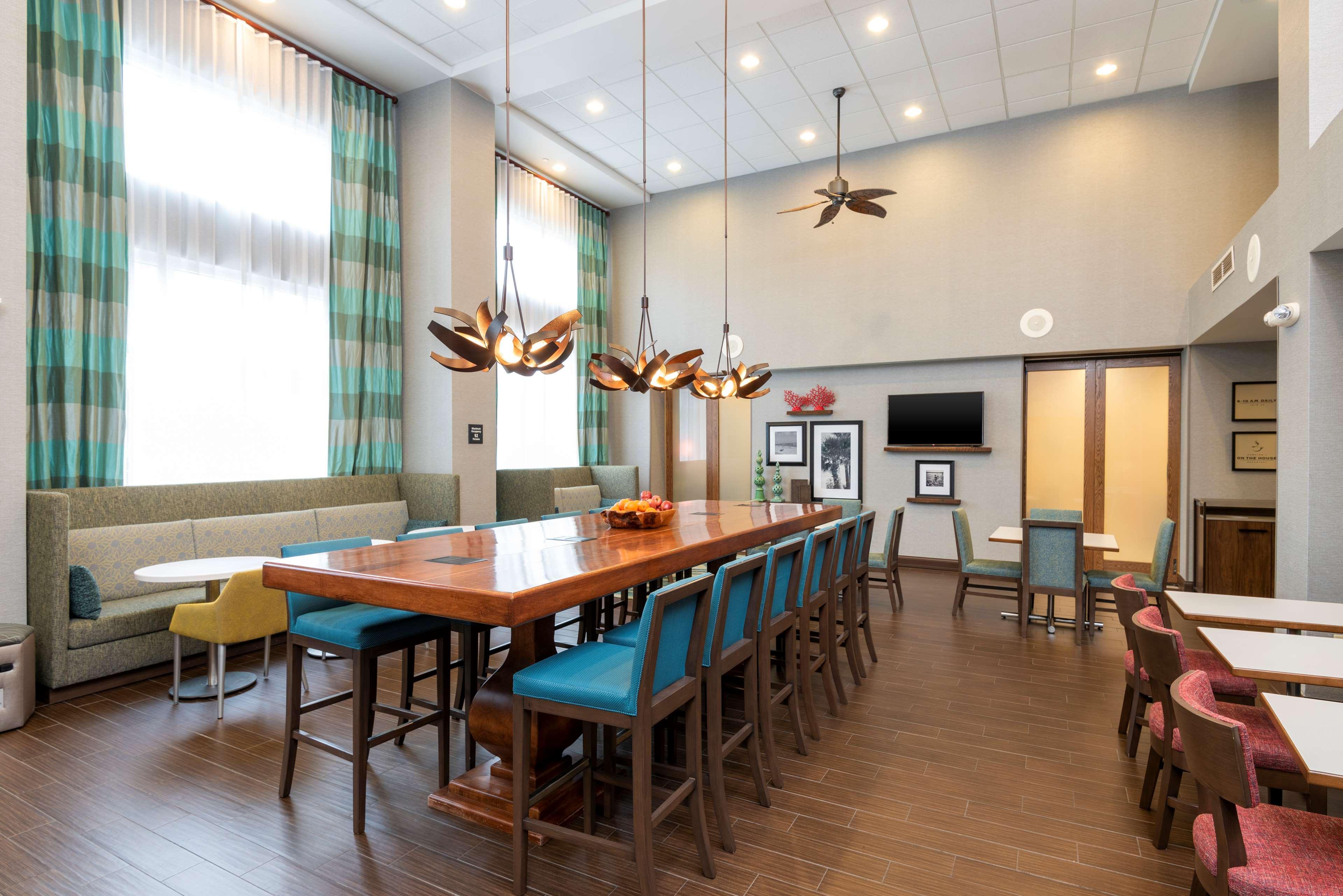 Hampton Inn & Suites Fort Myers-Colonial Boulevard Bagian luar foto