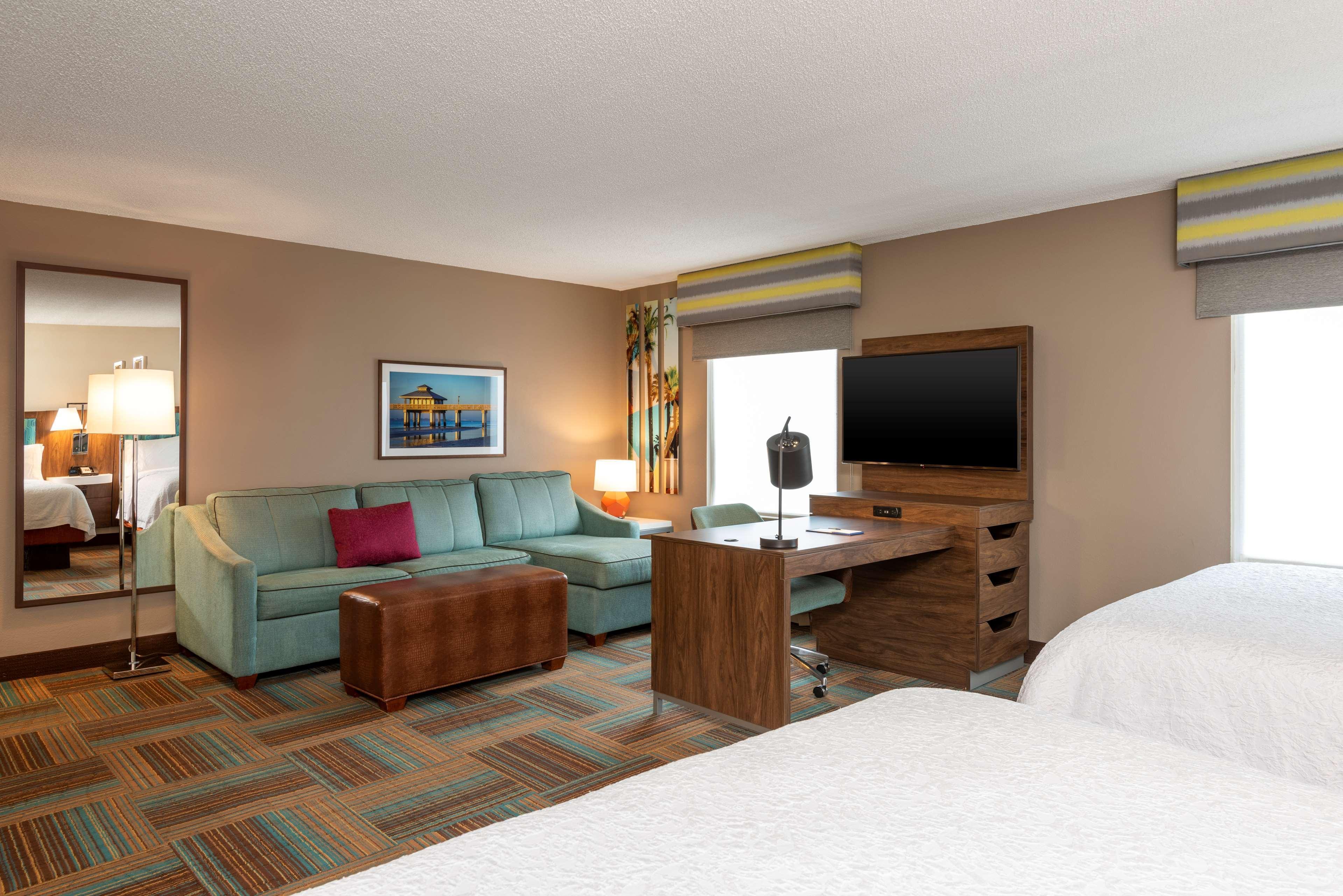 Hampton Inn & Suites Fort Myers-Colonial Boulevard Bagian luar foto
