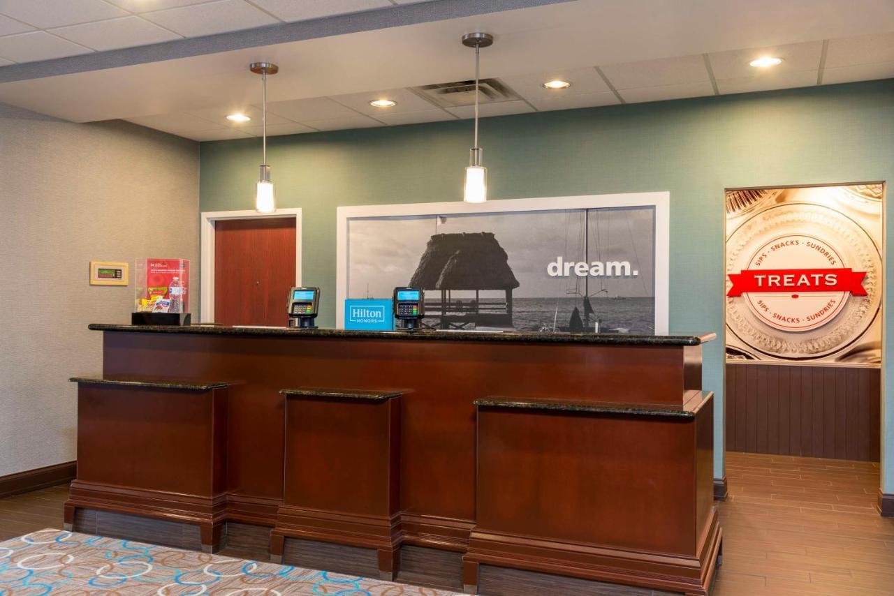 Hampton Inn & Suites Fort Myers-Colonial Boulevard Bagian luar foto