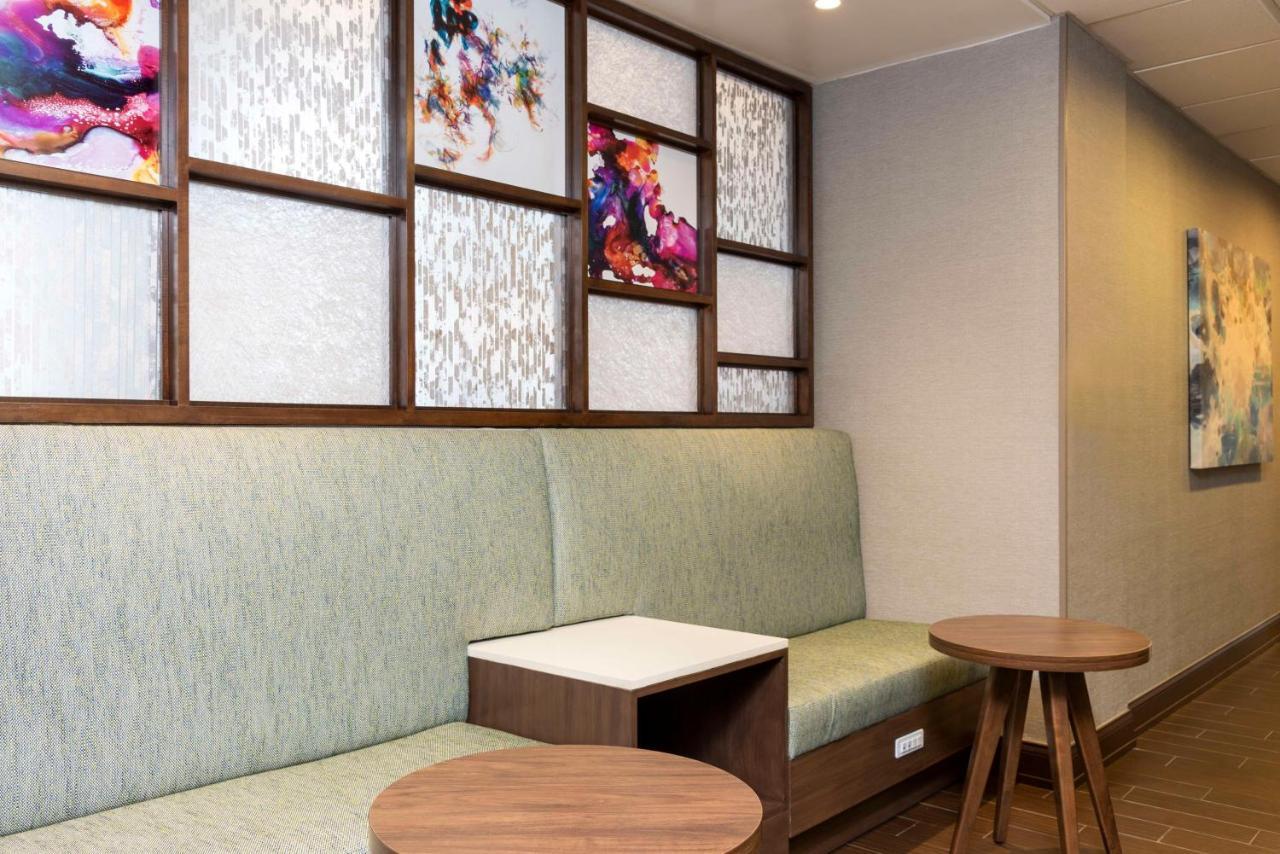 Hampton Inn & Suites Fort Myers-Colonial Boulevard Bagian luar foto