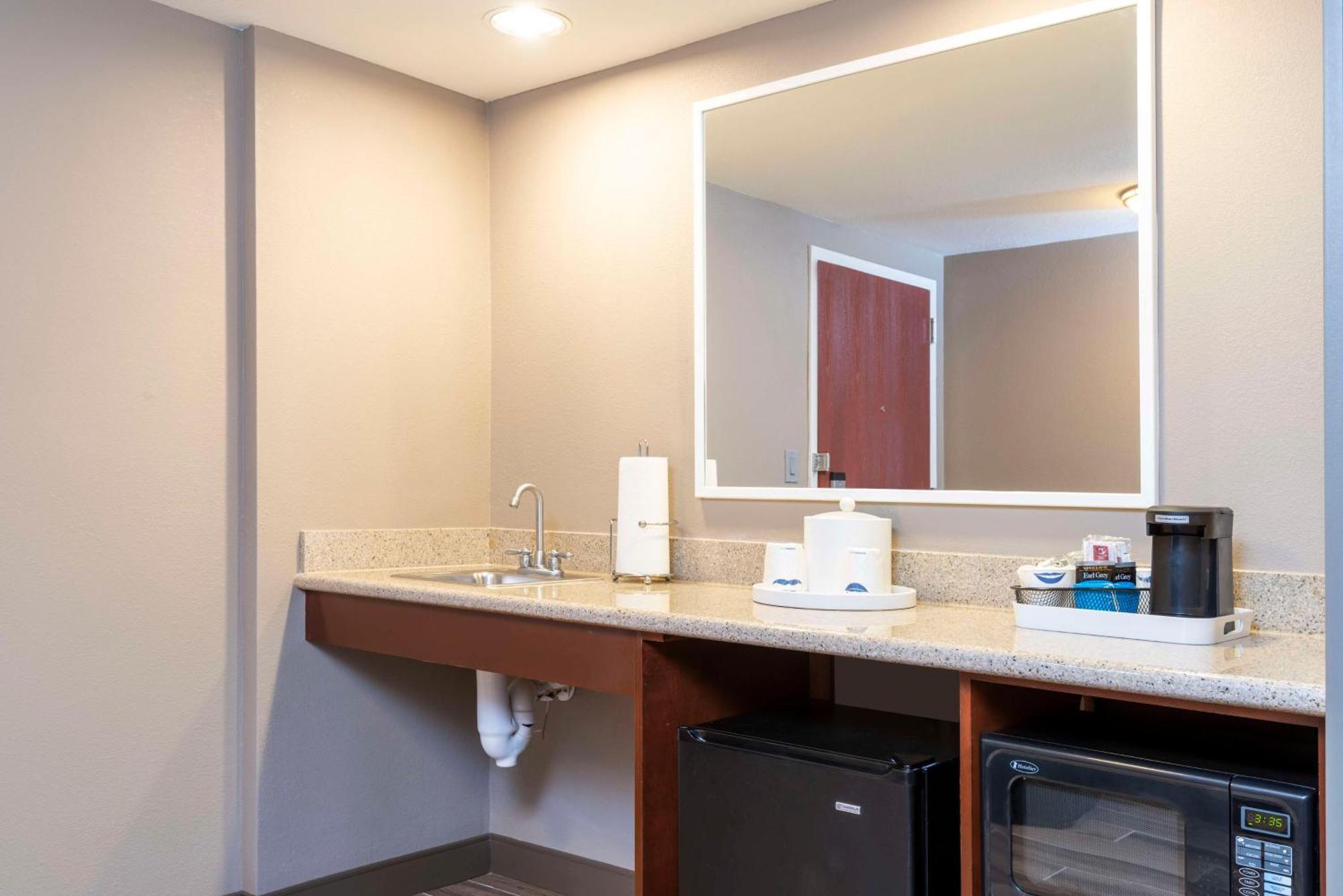 Hampton Inn & Suites Fort Myers-Colonial Boulevard Bagian luar foto